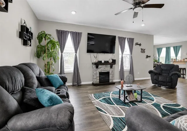 Photo 4 of Single family home for sale at 4196 Holstein Dr, Columbus, OH 43207 | MLS# 226023517 | Listing updated on 2026-10-01