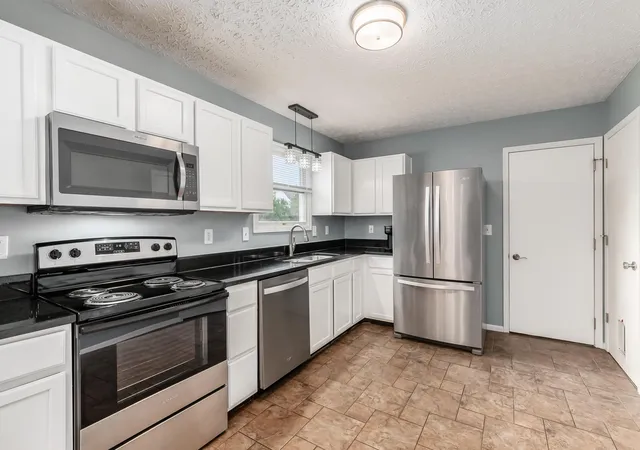 Homes for sale in Hilliard, OH | 2311 Glencroft Dr, Hilliard, OH 43026 | MLS# 226023309