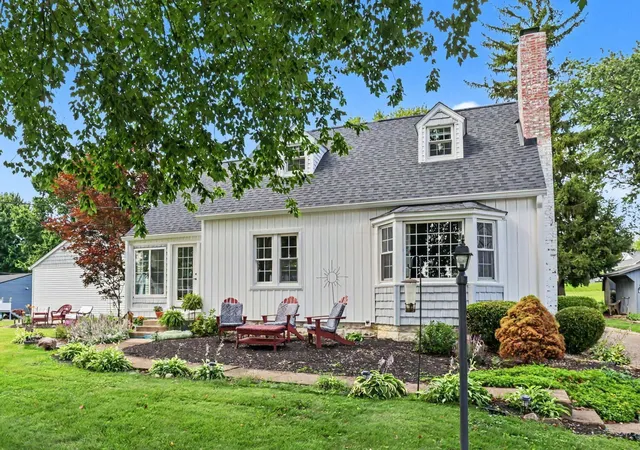 Homes for sale in Hebron, OH | 368 Lakeshore Dr W, Hebron, OH 43025 | MLS# 226023661