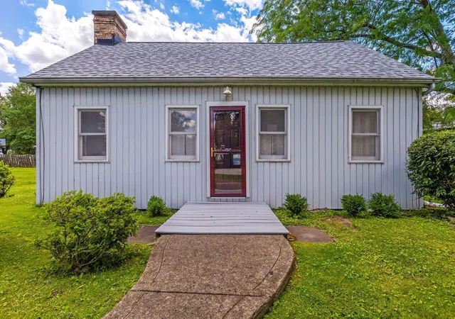 Photo 3 of Single family home for sale at 13635 Maple Rd Ne, Thornville, OH 43076 | MLS# 226023323 | Listing updated on 2026-09-12