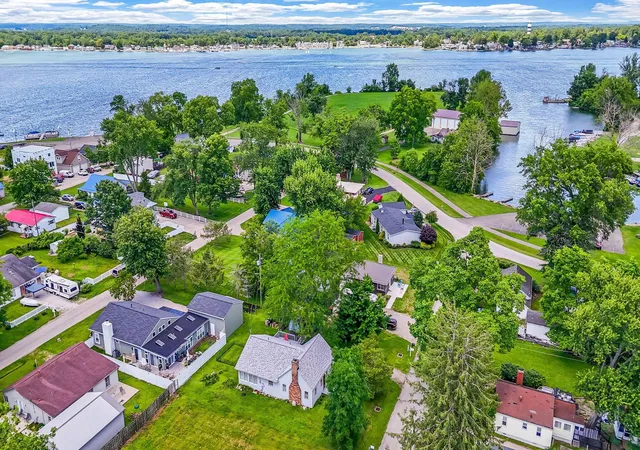 Single family home for sale at 13635 Maple Rd NE, Thornville, OH 43076 | MLS# 226023323
