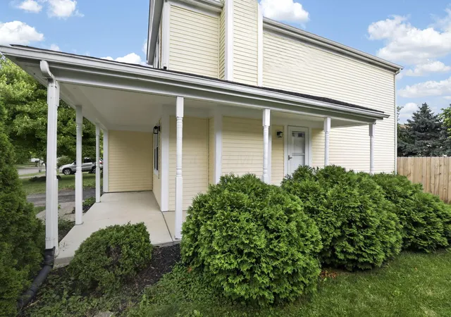 Photo 2 of Single family home for sale at 2425 Dunsworth Dr, Columbus, OH 43235 | MLS# 226023777 | Listing updated on 2026-09-07