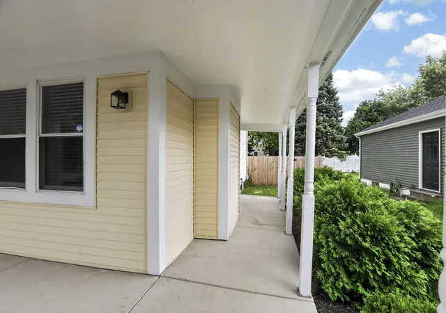 Photo 4 of Single family home for sale at 2425 Dunsworth Dr, Columbus, OH 43235 | MLS# 226023777 | Listing updated on 2026-09-07