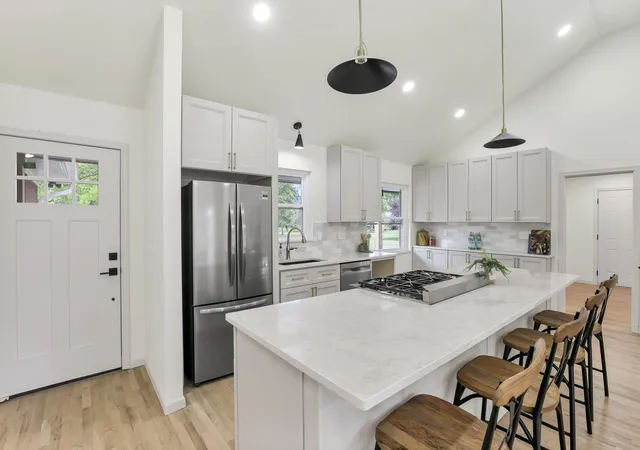 4th image of 1285 Kingsgate Rd, Columbus, OH 43221 | MLS# 226023422