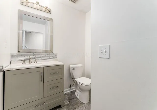 Homes for sale in Columbus, OH | 413 Shell Ct E, Columbus, OH 43213 | MLS# 226023832