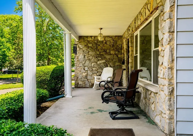 Photo 2 of Single family home for sale at 1993 Greenway Ave N, Columbus, OH 43219 | MLS# 226023412 | Listing updated on 2026-08-31