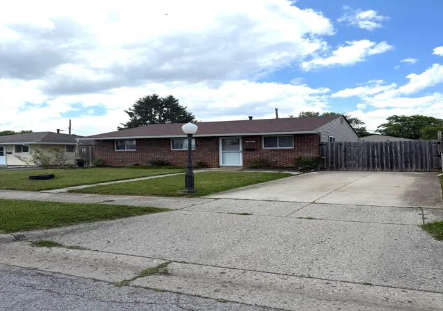 2nd image of 890 Bruckner Rd, Columbus, OH 43207 | MLS# 226023571