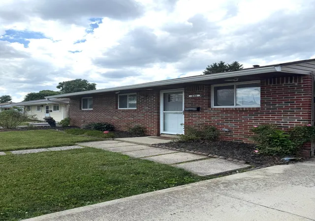 3rd image of 890 Bruckner Rd, Columbus, OH 43207 | MLS# 226023571