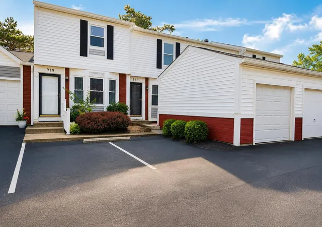 Homes for sale in Worthington, OH | 917 Annagladys Dr #Y-2, Worthington, OH 43085 | MLS# 226023600