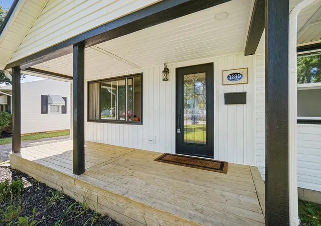 Homes for sale in Washington Court House, OH | 1219 Vanderbilt Dr, Washington Court House, OH 43160 | MLS# 226023403