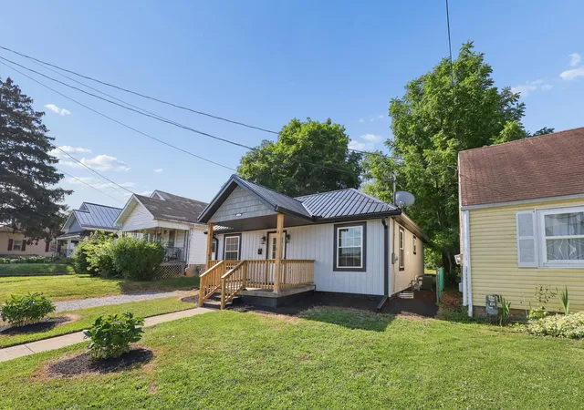 Homes for sale in Circleville, OH | 411 E Ohio St, Circleville, OH 43113 | MLS# 226023443