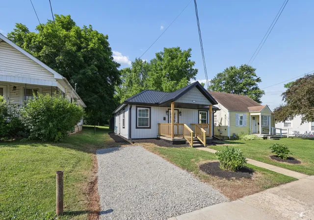 Homes for sale in Circleville, OH | 411 E Ohio St, Circleville, OH 43113 | MLS# 226023443