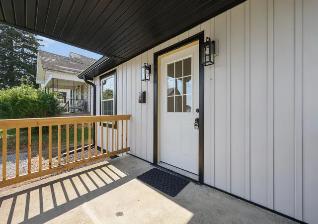 Homes for sale in Circleville, OH | 411 E Ohio St, Circleville, OH 43113 | MLS# 226023443