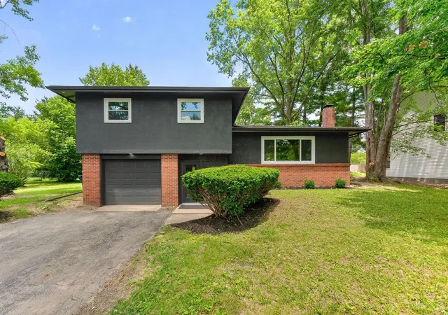 Homes for sale in Pataskala, OH | 218 Blacks Rd Sw, Pataskala, OH 43062 | MLS# 226023459