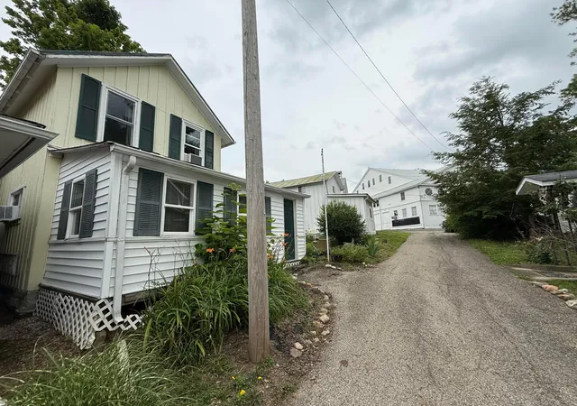 4th image of 5 1St Ave, Lancaster, OH 43130 | MLS# 226023473
