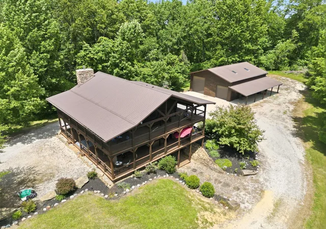 Homes for sale in Lancaster, OH | 2611 Eckert Rd Se, Lancaster, OH 43130 | MLS# 226023492