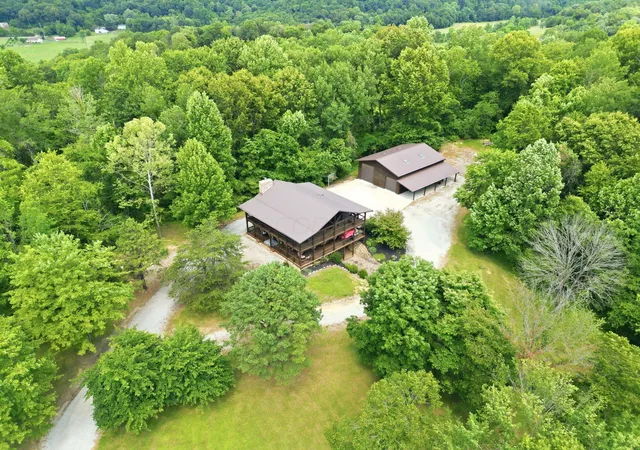 Homes for sale in Lancaster, OH | 2611 Eckert Rd Se, Lancaster, OH 43130 | MLS# 226023492