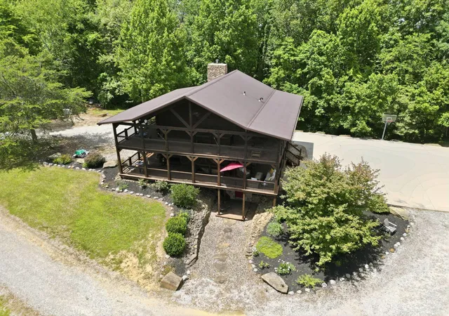 Homes for sale in Lancaster, OH | 2611 Eckert Rd Se, Lancaster, OH 43130 | MLS# 226023492