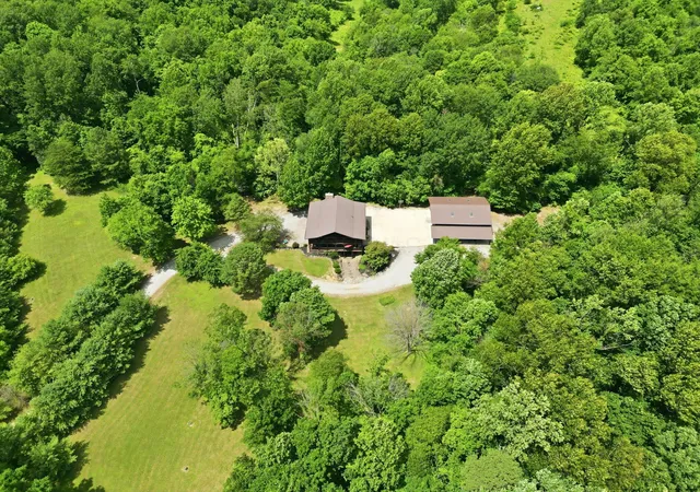 Homes for sale in Lancaster, OH | 2611 Eckert Rd Se, Lancaster, OH 43130 | MLS# 226023492
