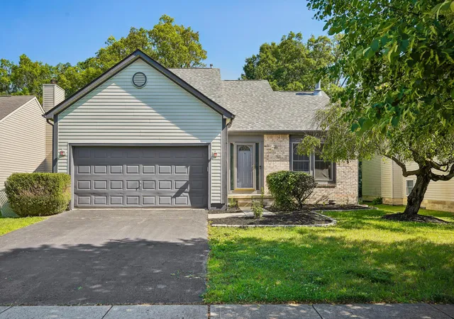 Homes for sale in Grove City, OH | 3472 Brook Spring Dr, Grove City, OH 43123 | MLS# 226023520