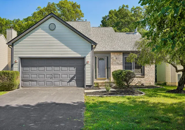 Homes for sale in Grove City, OH | 3472 Brook Spring Dr, Grove City, OH 43123 | MLS# 226023520