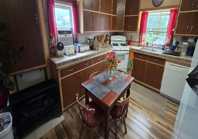 Listing Photo 5 - Condo for sale in building located at 204 N Sandusky St, Tiffin, OH 44883