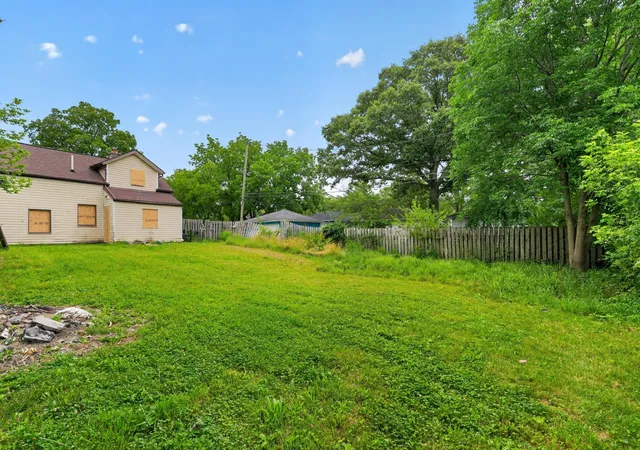 Photo 3 of Single family home for sale at 2025 Aberdeen Ave, Columbus, OH 43211 | MLS# 226024551 | Listing updated on 2026-09-10