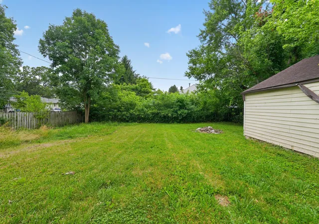 Photo 3 of Single family home for sale at 2025 Aberdeen Ave, Columbus, OH 43211 | MLS# 226024551 | Listing updated on 2026-10-08