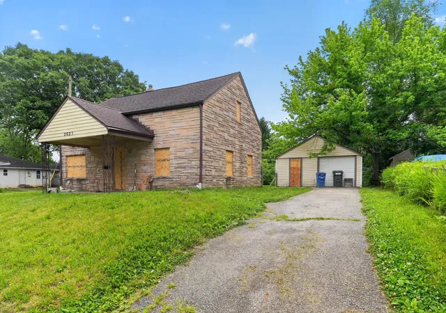 3rd image of 2025 Aberdeen Ave, Columbus, OH 43211 | MLS# 226024551