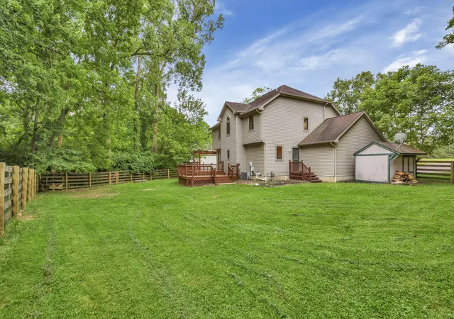 Photo 3 of Single family home for sale at 200 Hazelton Etna Rd SW, Pataskala, OH 43062 | MLS# 226023695 | Listing updated on 2026-09-19