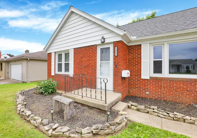 Homes for sale in Newark, OH | 1023 Glenmore Ave, Newark, OH 43055 | MLS# 226023822