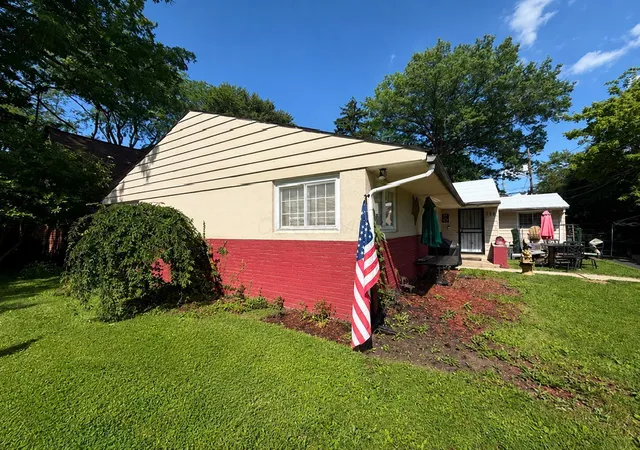 Photo 1 of Single family home for sale at 340 S Kellner Rd, Columbus, OH 43209 | MLS# 226023579 | Listing updated on 2026-08-21