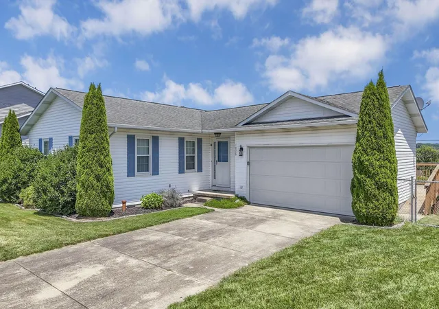 Homes for sale in Logan, OH | 1026 Elizabeth Ave, Logan, OH 43138 | MLS# 226023573