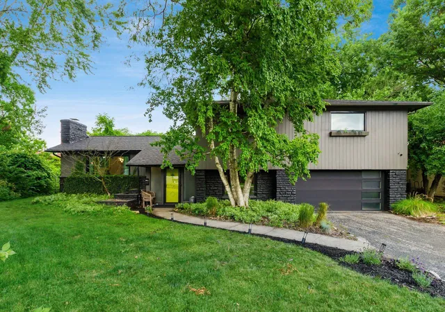 2nd image of 1435 Cottingham Ct W, Columbus, OH 43209 | MLS# 226023617