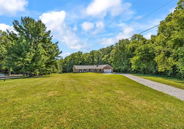 Photo 3 of Single family home for sale at 1270 Carriage Rd, Powell, OH 43065 | MLS# 226023648 | Listing updated on 2026-10-07