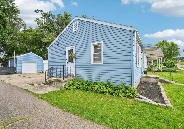 Homes for sale in Newark, OH | 328 Eddy St, Newark, OH 43055 | MLS# 226023641
