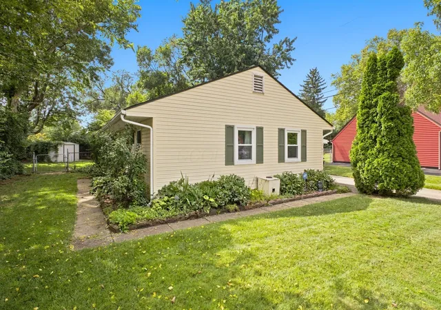 Photo 2 of Single family home for sale at 367 Yarmouth Ln, Columbus, OH 43228 | MLS# 226029222 | Listing updated on 2026-09-14