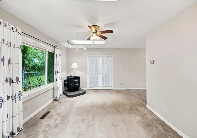 Photo 2 of Single family home for sale at 367 Yarmouth Ln, Columbus, OH 43228 | MLS# 226029222 | Listing updated on 2026-09-14