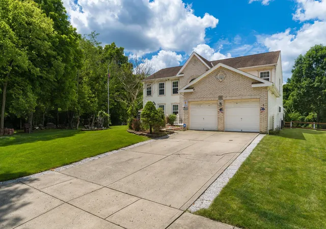 Homes for sale in Pickerington, OH | 315 Mackenzie Dr, Pickerington, OH 43147 | MLS# 226023771