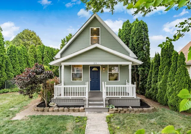 4th image of 23 E Oak St, Canal Winchester, OH 43110 | MLS# 226023693