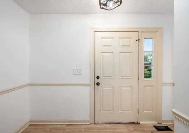Homes for sale in Hilliard, OH | 2032 Burbridge Ln #32E, Hilliard, OH 43026 | MLS# 226023703
