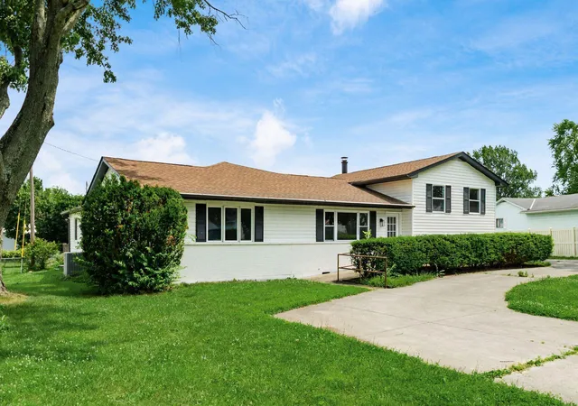 Homes for sale in Orient, OH | 12635 Clark Dr, Orient, OH 43146 | MLS# 226023702