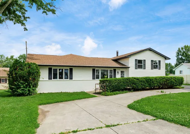 Homes for sale in Orient, OH | 12635 Clark Dr, Orient, OH 43146 | MLS# 226023702