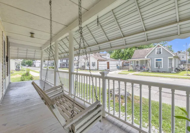 Homes for sale in Nelsonville, OH | 522 Poplar St, Nelsonville, OH 45764 | MLS# 226023769