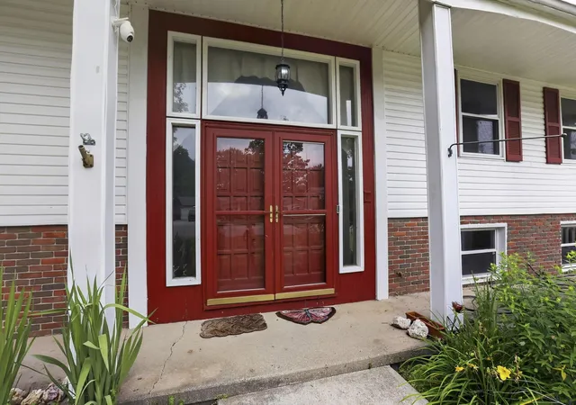 Homes for sale in Newark, OH | 326 Roberts Dr Se, Newark, OH 43055 | MLS# 226024121