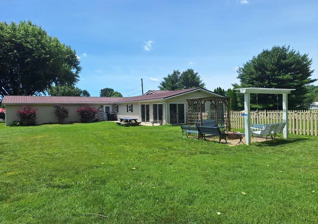 Photo 2 of Single family home for sale at 83 East St, Newark, OH 43055 | MLS# 226023900 | Listing updated on 2026-08-03
