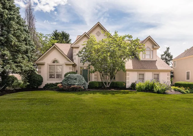 1st image of 5816 Heritage Lakes Dr, Hilliard, OH 43026 | MLS# 226024056