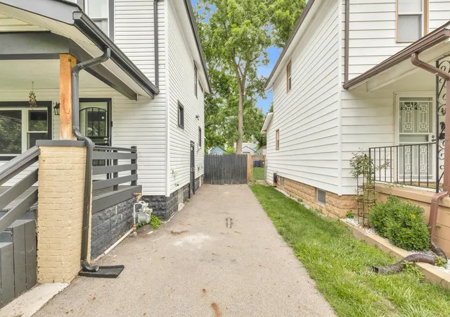 Homes for sale in Columbus, OH | 1502 Aberdeen Ave, Columbus, OH 43211 | MLS# 226023761