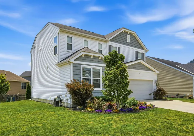 Homes for sale in Grove City, OH | 3957 Caysee Jay Wy, Grove City, OH 43123 | MLS# 226025163