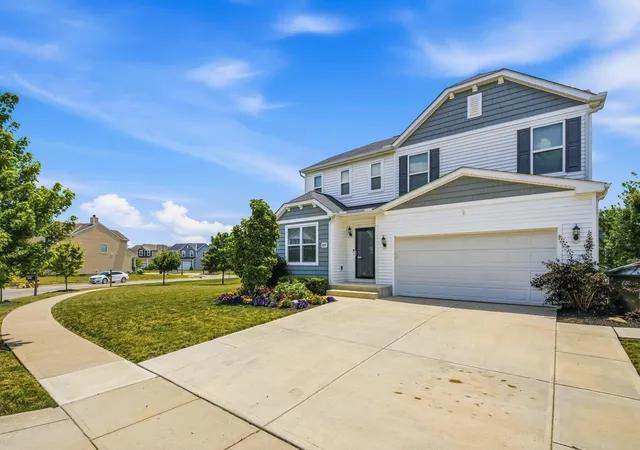 Homes for sale in Grove City, OH | 3957 Caysee Jay Wy, Grove City, OH 43123 | MLS# 226025163
